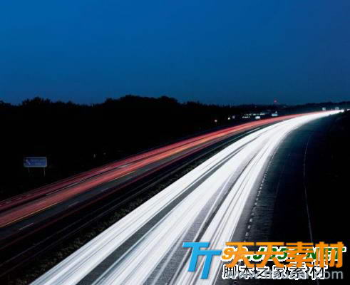 夜间交通运输高速道路车灯高清图片