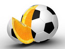 披着足球皮的橙子创意高清图片